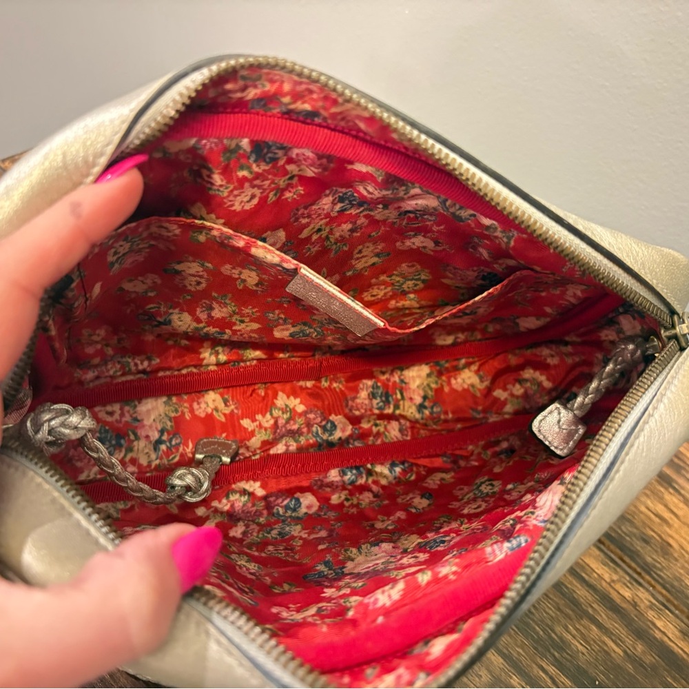 Gucci Silver Trapuntata Crossbody - Picture 6 of 12